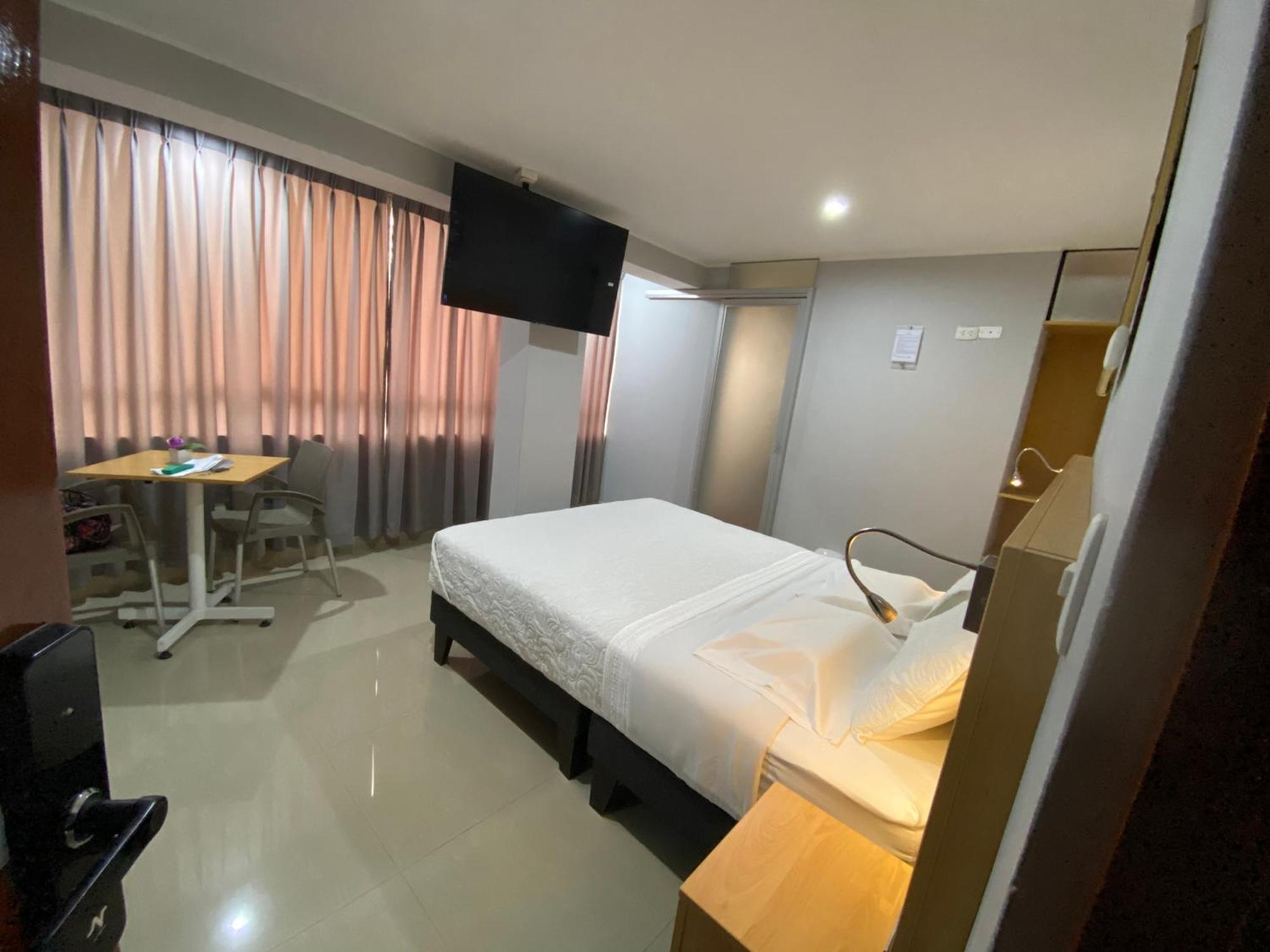 Millennium Hotel Corporative San Vicente de Canete Bagian luar foto