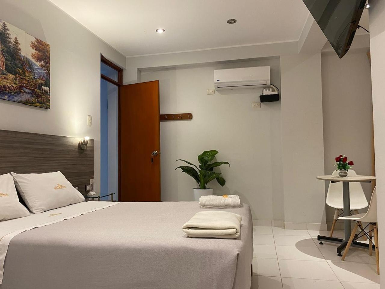 Millennium Hotel Corporative San Vicente de Canete Bagian luar foto